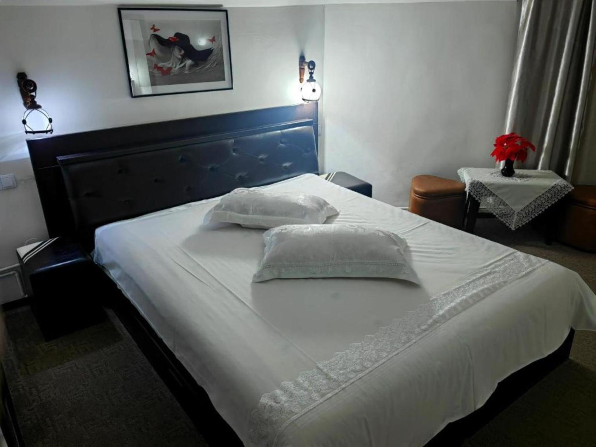 Pensiunea Millenium Sibiu With Parking - Motorcycle Friendly Travel Routes Экстерьер фото