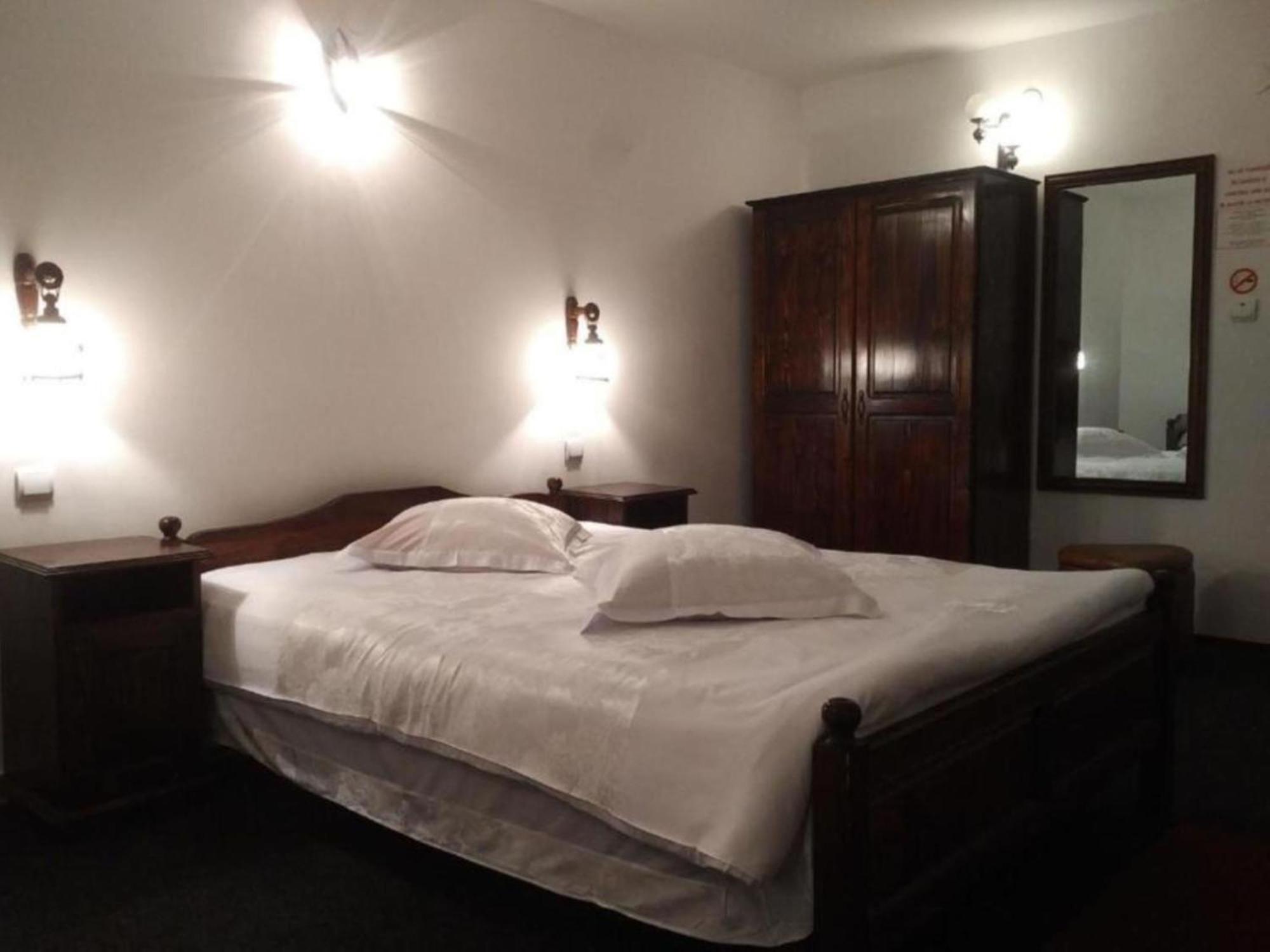 Pensiunea Millenium Sibiu With Parking - Motorcycle Friendly Travel Routes Экстерьер фото